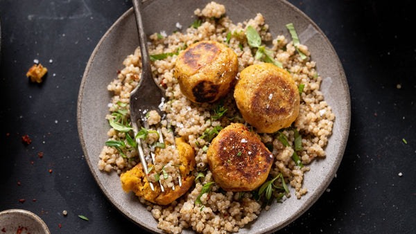 Kichererbsen-Curry Falafel mit Kräuter-Quinoa - Löwenanteil